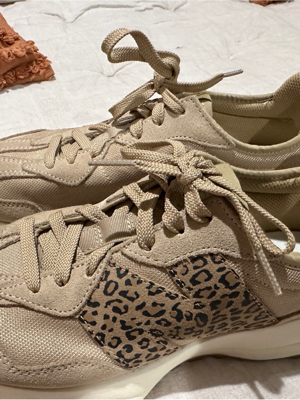 New Balance lifestyle Beige Sneakers with Leopard Accent